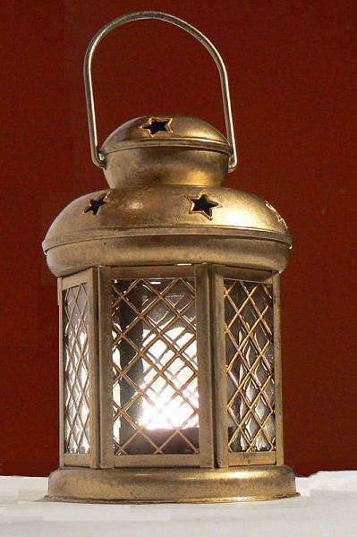 lantern-old-gold1.jpg