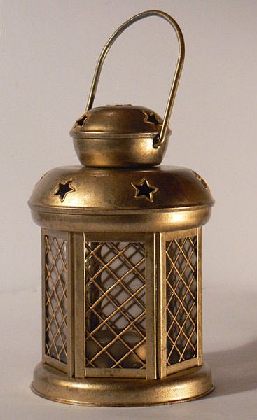 lantern-old-gold2.jpg