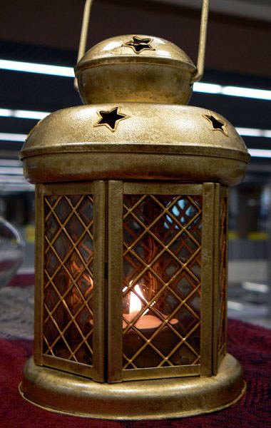 lantern-old-gold4.jpg