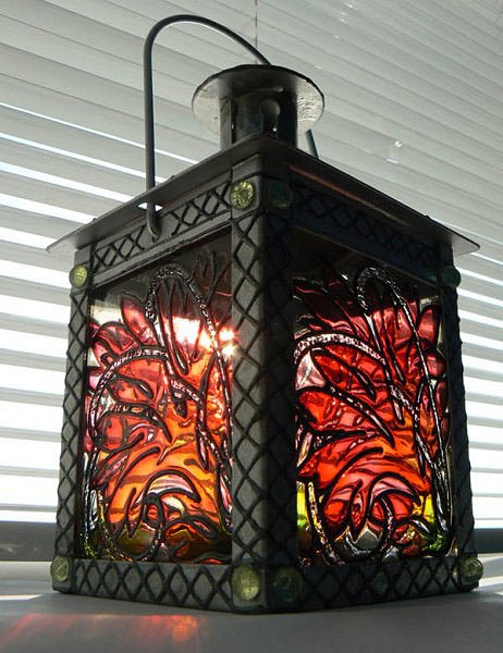 lantern-silver-red1.jpg